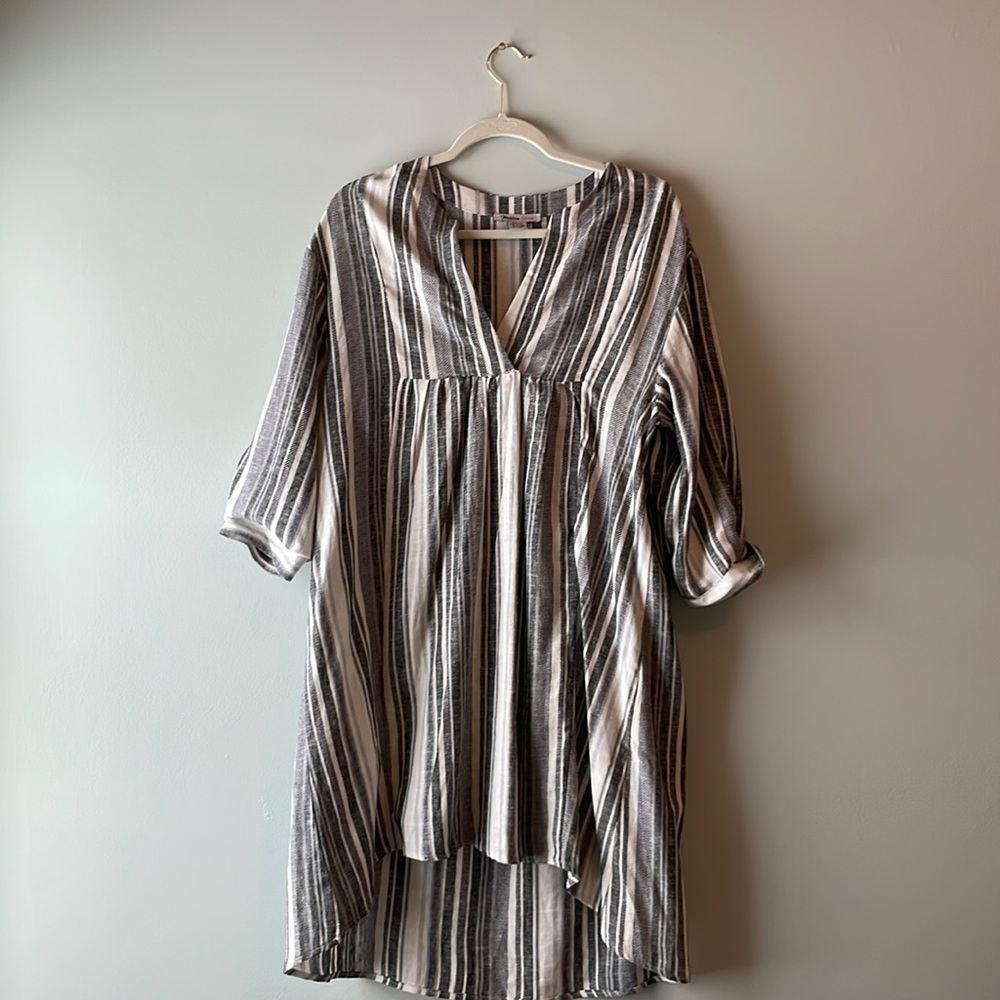 3/4 sleeve linen and rayon striped gray and white dress